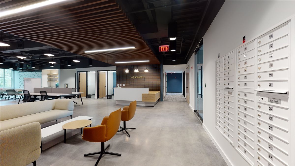 4315 Kingston Pike available for companies in Knoxville