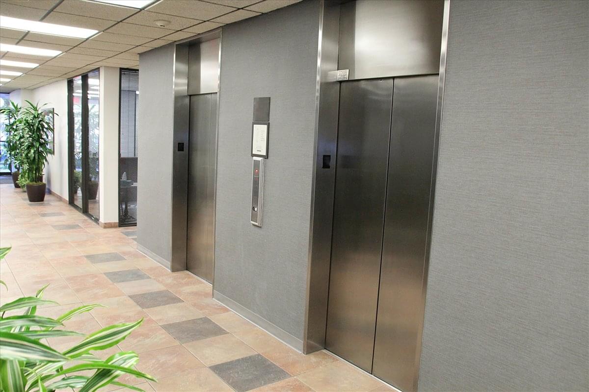 Office for Rent on 2200 North Loop West Houston