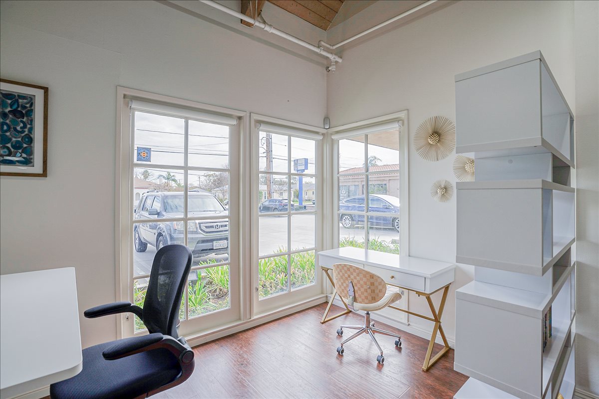 This is a photo of the office space available to rent on 25433 Narbonne Avenue