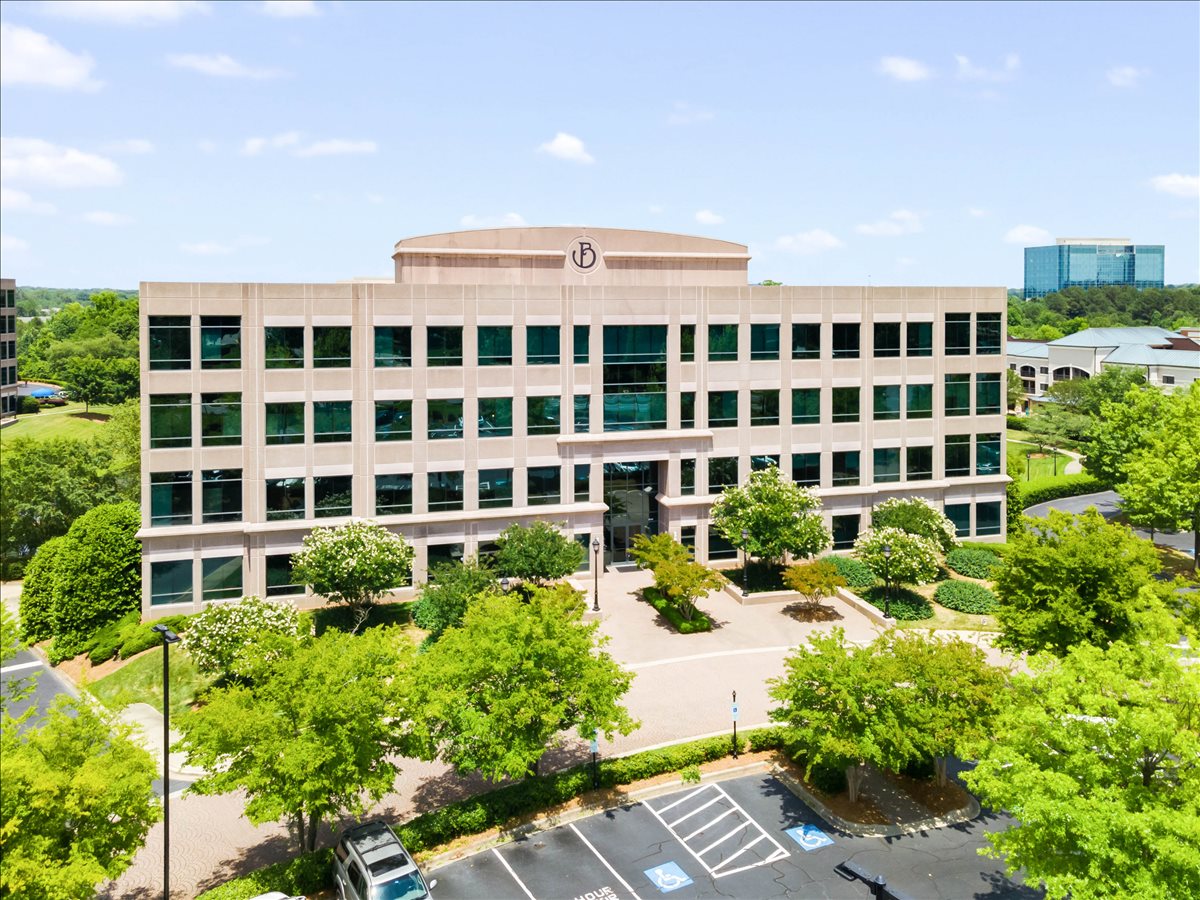 15720 Brixham Hill Ave. available for companies in Charlotte