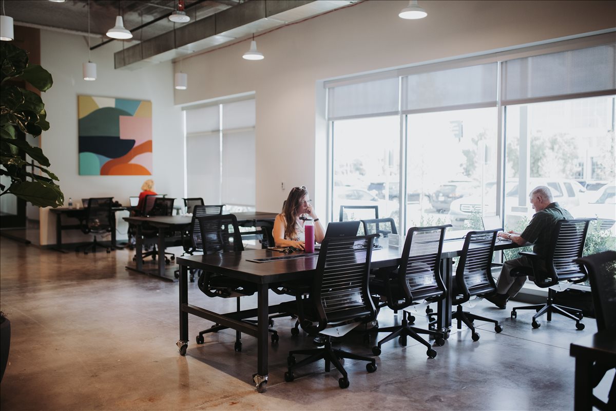 This is a photo of the office space available to rent on 14555 Dallas Parkway