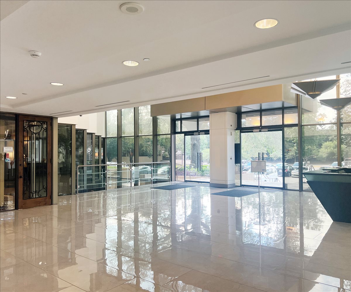 Photo of Office Space on 2401 Fountain View Drive Houston