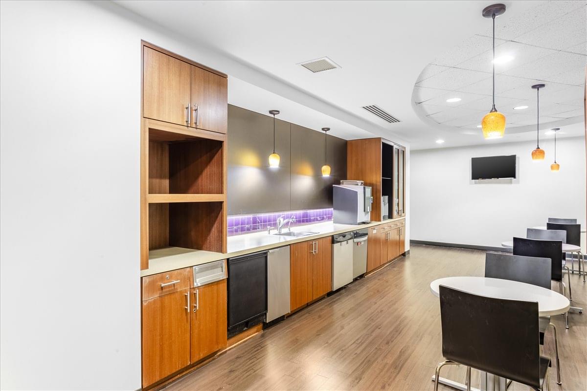 This is a photo of the office space available to rent on Two Pershing Square, 2300 Main St, Crown Center