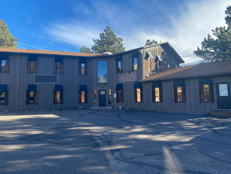 3540 Evergreen Parkway available for companies in Lakewood