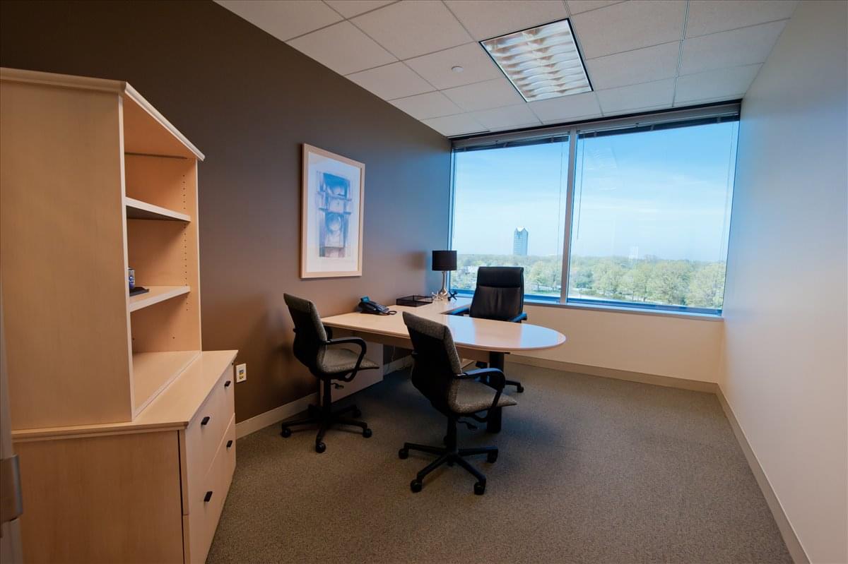 Oak Brook Pointe, 700 Commerce Dr Office for Rent in Oak Brook